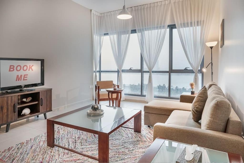 Lovely 3 Bedroom Apartment Beach Front Abu Dhabi Buitenkant foto