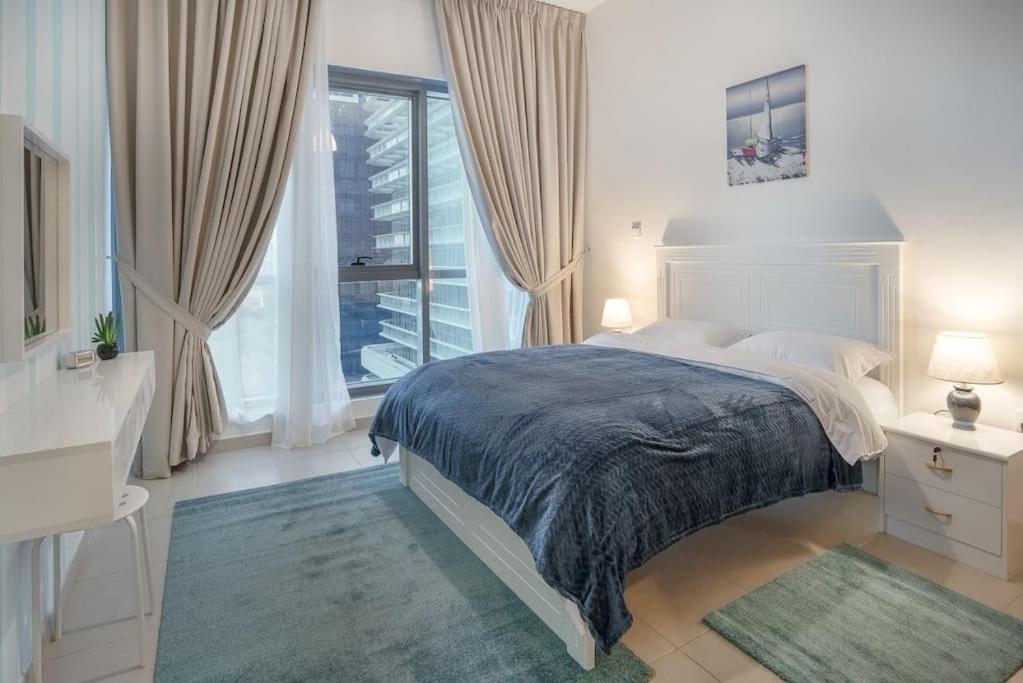 Lovely 3 Bedroom Apartment Beach Front Abu Dhabi Buitenkant foto