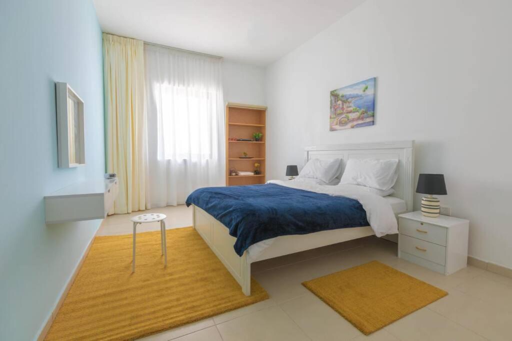 Lovely 3 Bedroom Apartment Beach Front Abu Dhabi Buitenkant foto