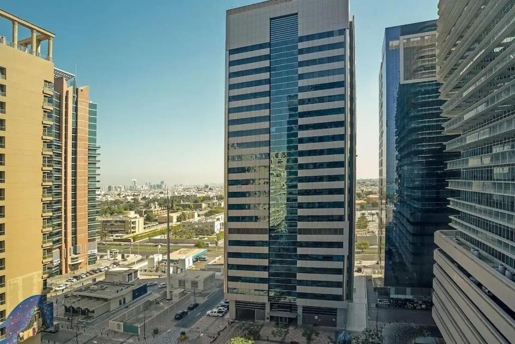 Lovely 3 Bedroom Apartment Beach Front Abu Dhabi Buitenkant foto