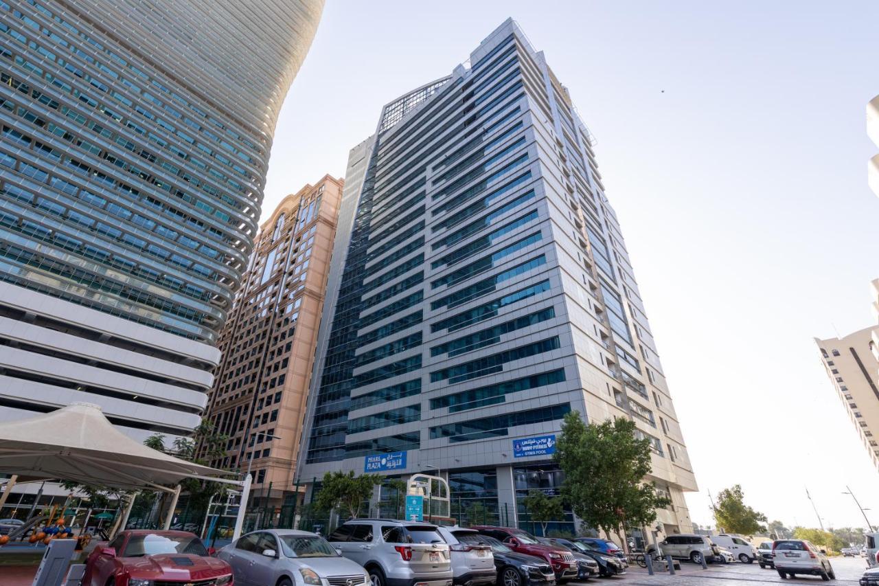 Lovely 3 Bedroom Apartment Beach Front Abu Dhabi Buitenkant foto