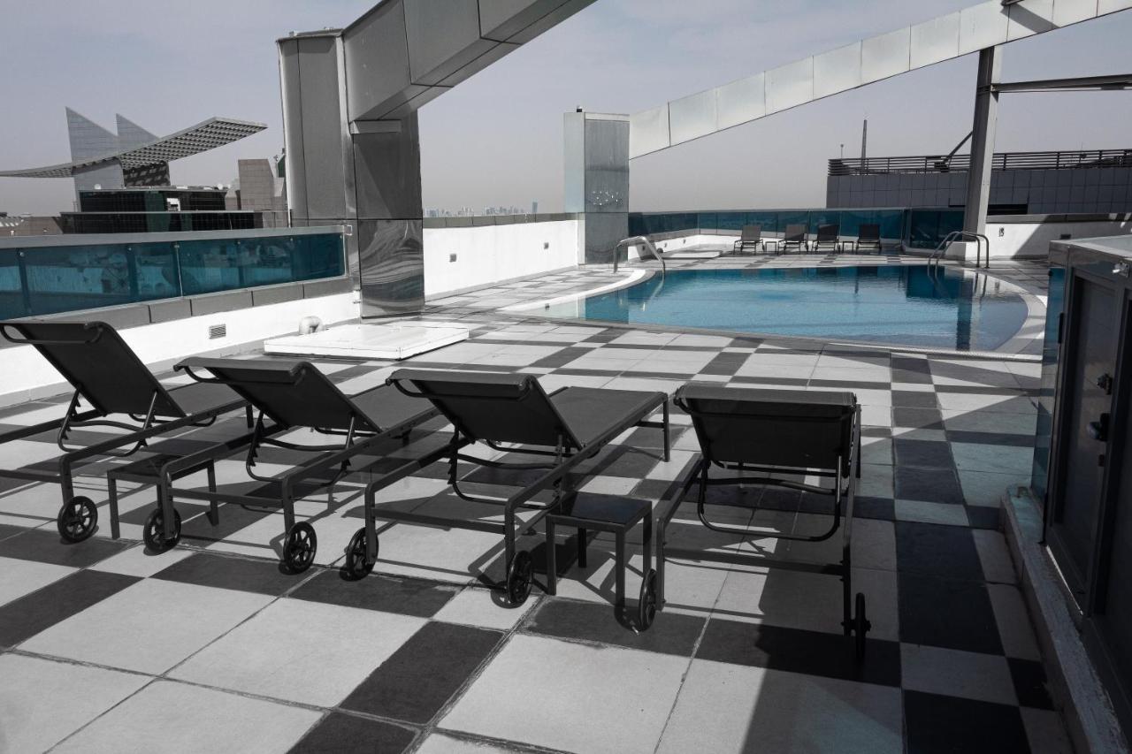 Lovely 3 Bedroom Apartment Beach Front Abu Dhabi Buitenkant foto